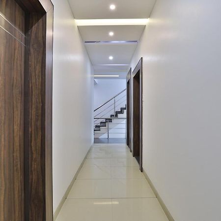 Hotel Planet Vadodara Zewnętrze zdjęcie