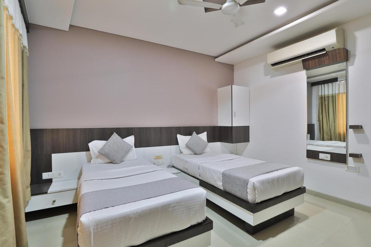 Hotel Planet Vadodara Zewnętrze zdjęcie