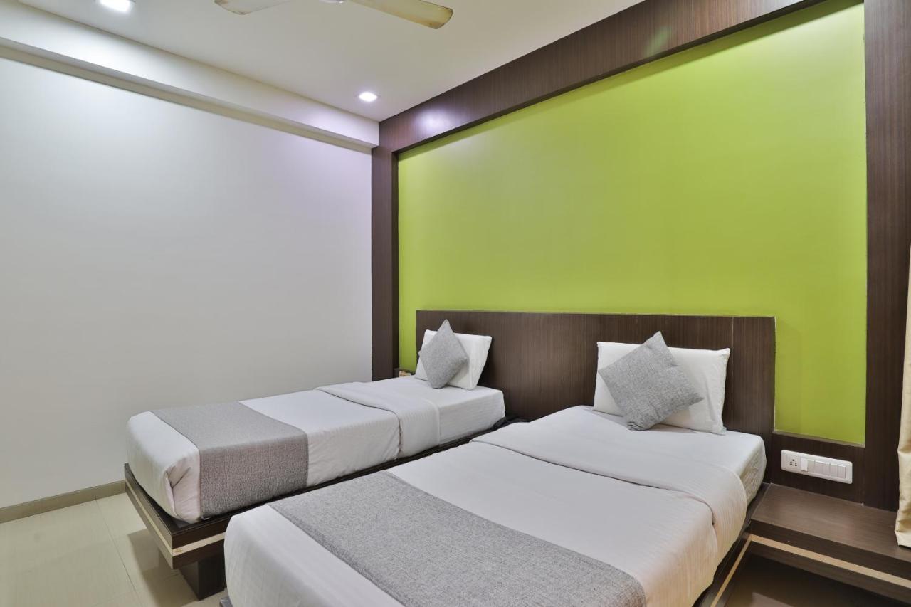 Hotel Planet Vadodara Zewnętrze zdjęcie