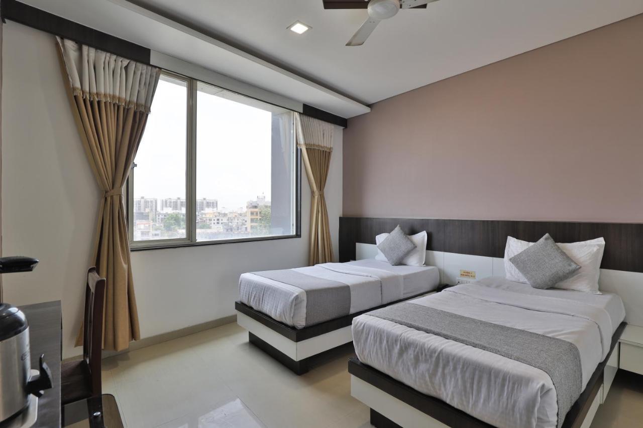 Hotel Planet Vadodara Zewnętrze zdjęcie