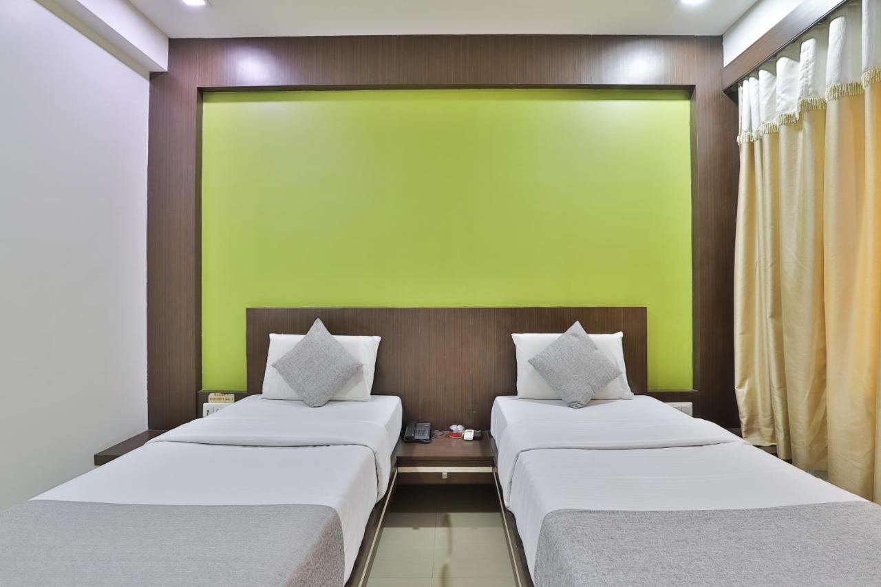 Hotel Planet Vadodara Zewnętrze zdjęcie