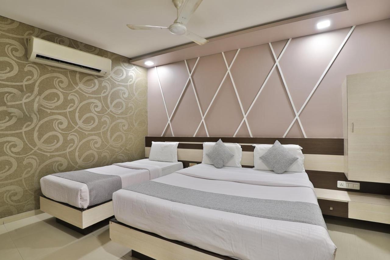 Hotel Planet Vadodara Zewnętrze zdjęcie
