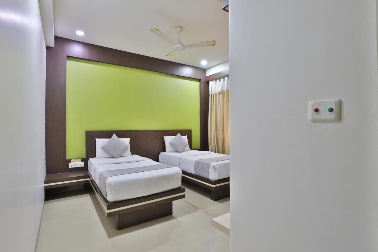 Hotel Planet Vadodara Zewnętrze zdjęcie