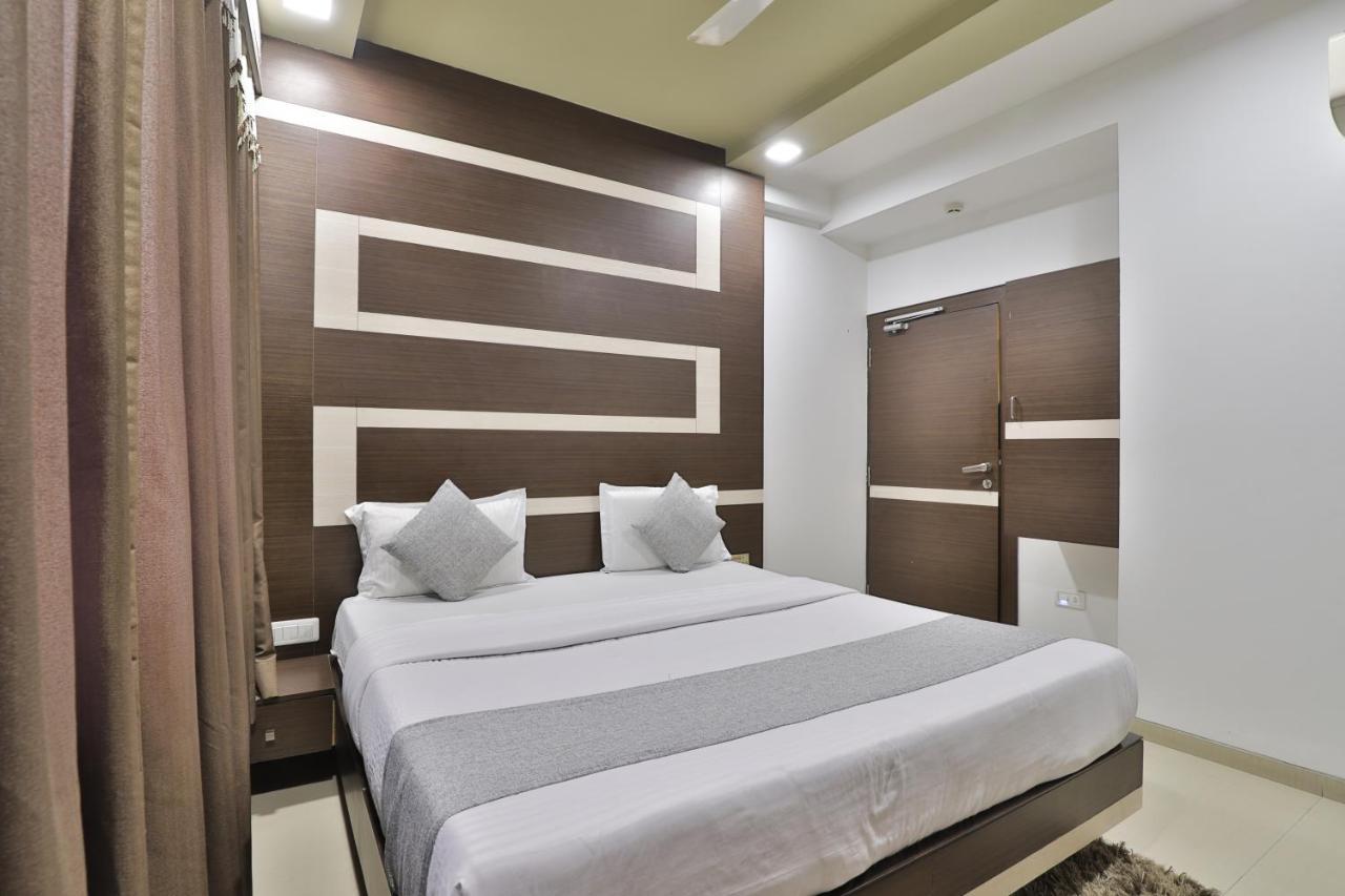 Hotel Planet Vadodara Zewnętrze zdjęcie