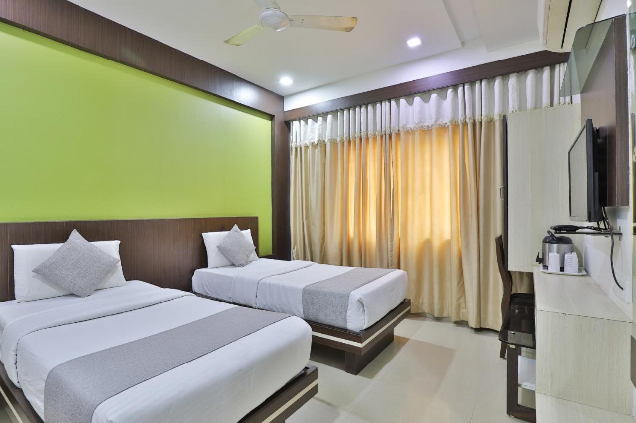 Hotel Planet Vadodara Zewnętrze zdjęcie