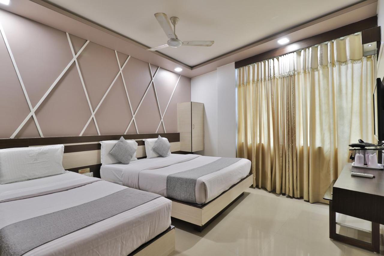 Hotel Planet Vadodara Zewnętrze zdjęcie