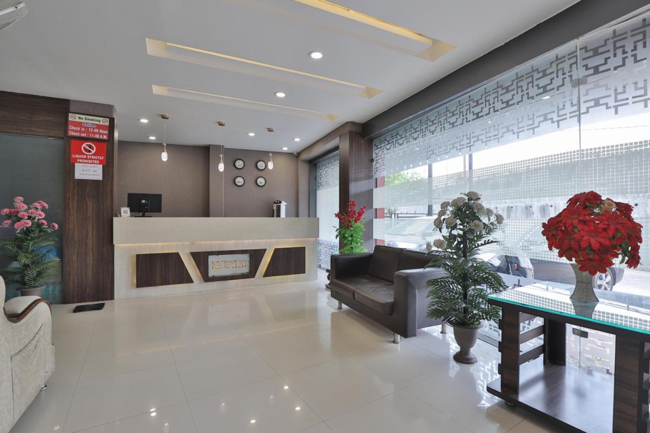 Hotel Planet Vadodara Zewnętrze zdjęcie