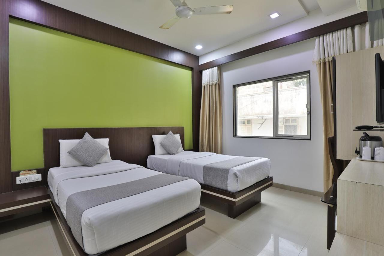 Hotel Planet Vadodara Zewnętrze zdjęcie