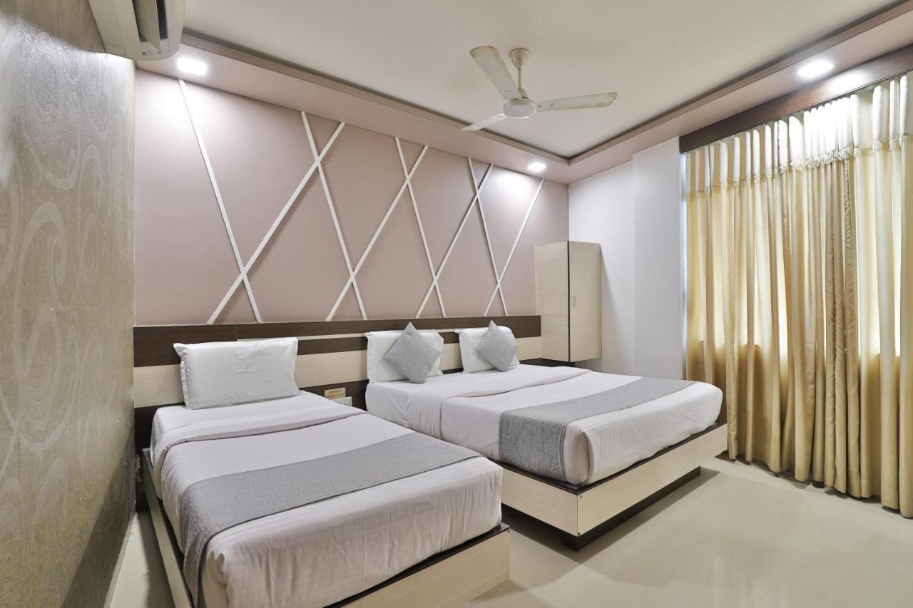 Hotel Planet Vadodara Zewnętrze zdjęcie
