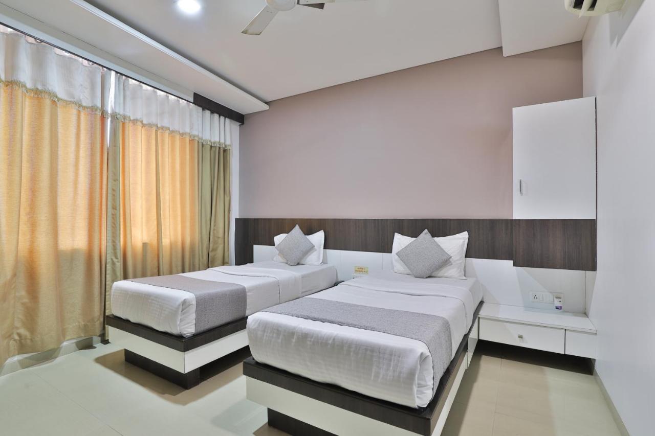 Hotel Planet Vadodara Zewnętrze zdjęcie
