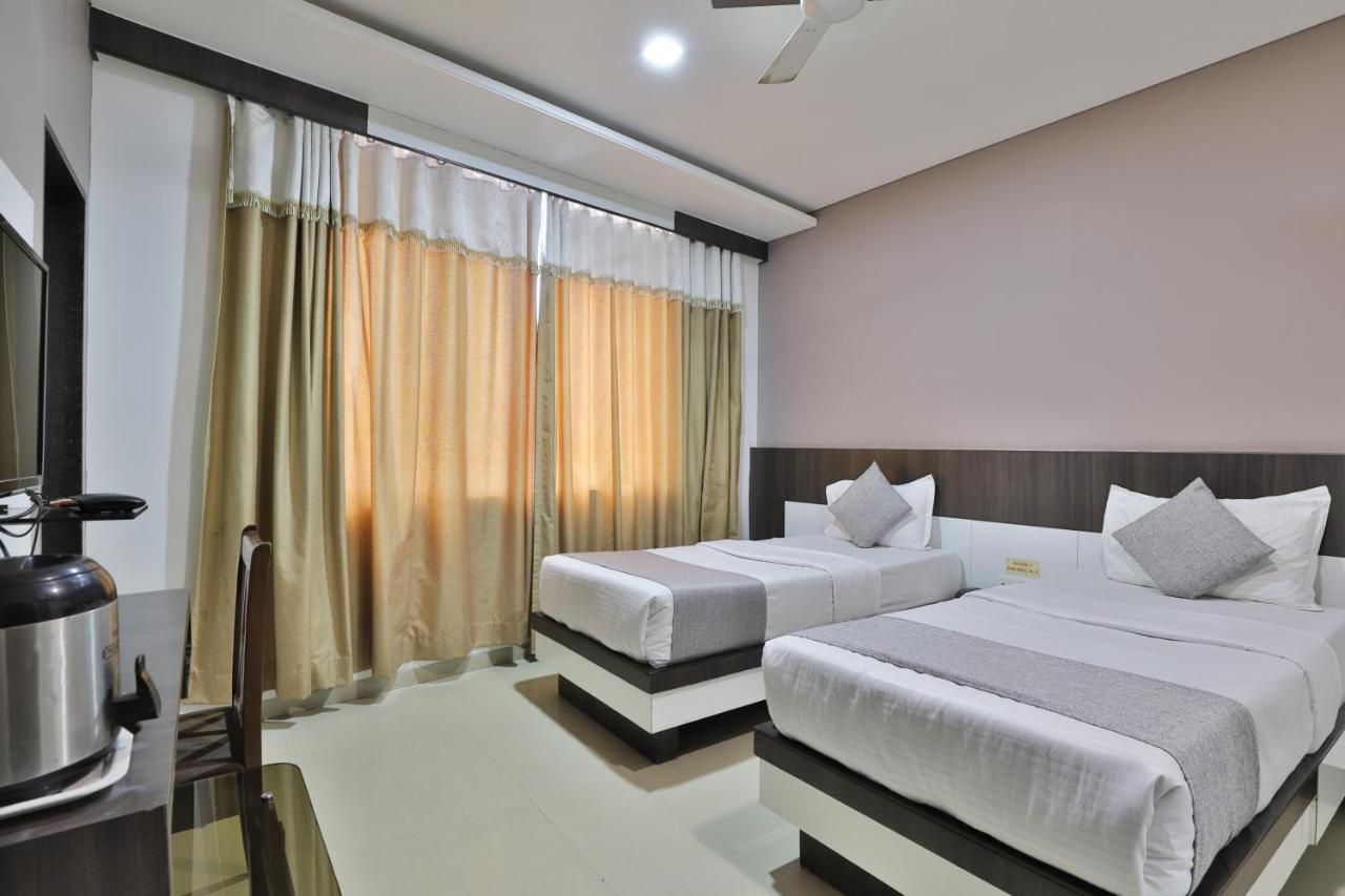 Hotel Planet Vadodara Zewnętrze zdjęcie