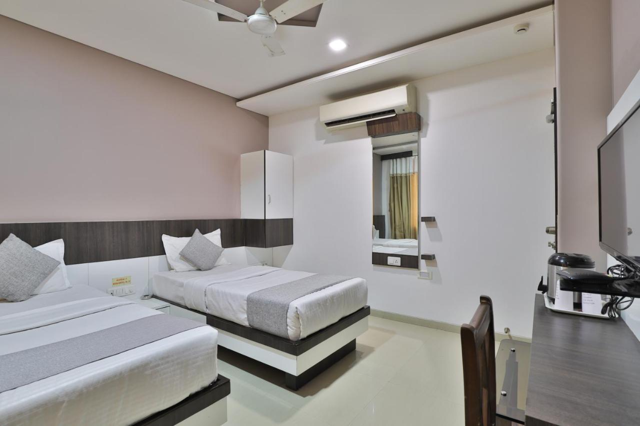 Hotel Planet Vadodara Zewnętrze zdjęcie