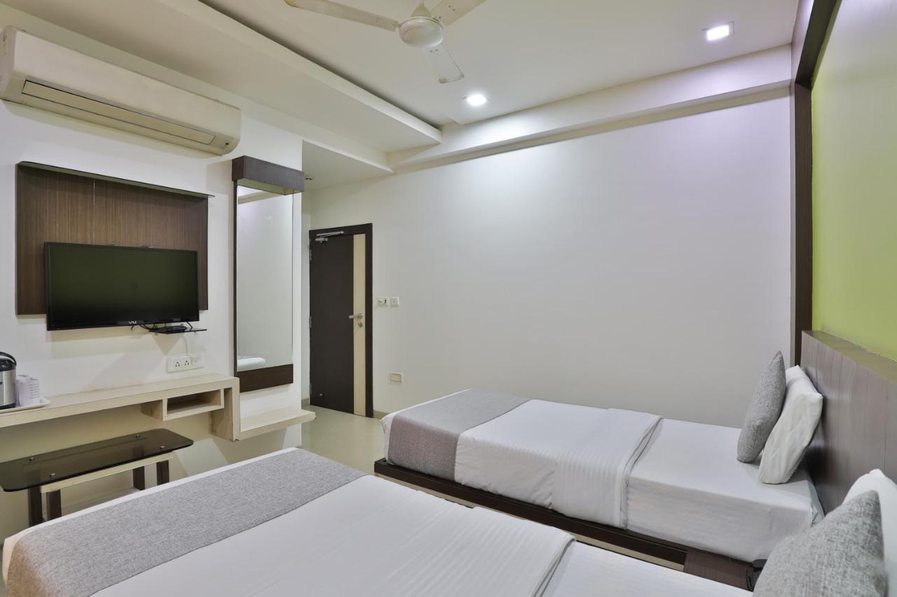 Hotel Planet Vadodara Zewnętrze zdjęcie