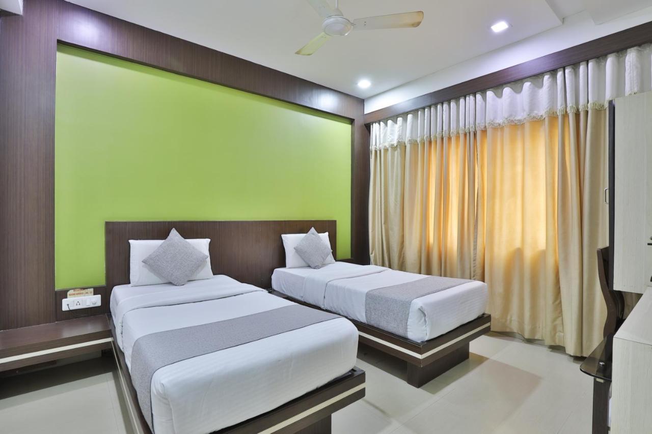Hotel Planet Vadodara Zewnętrze zdjęcie
