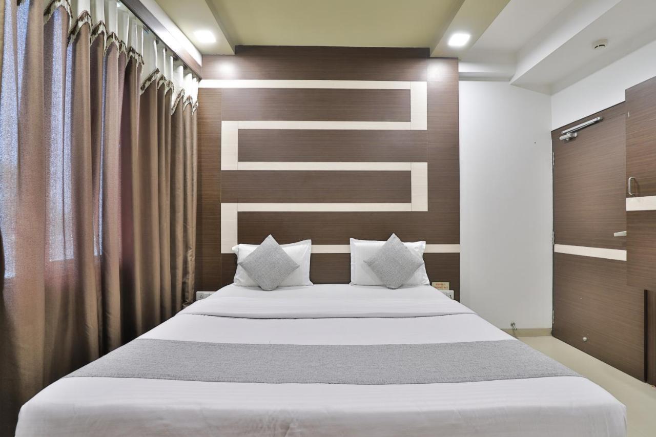 Hotel Planet Vadodara Zewnętrze zdjęcie